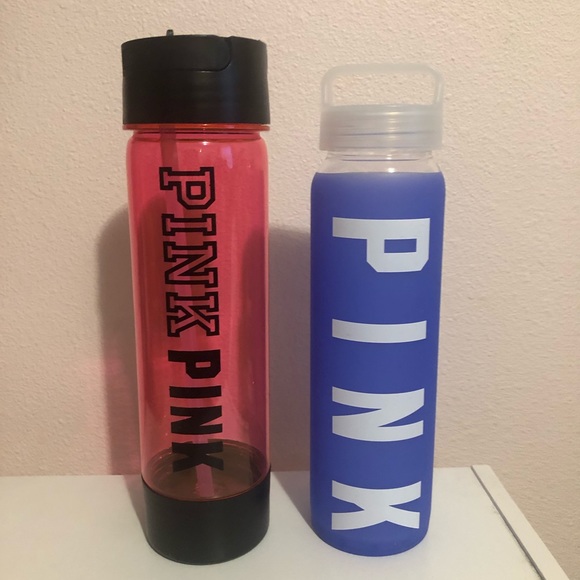 ⭐️ Sold ⭐️ VS Pink water bottle bundle - Picture 1 of 5